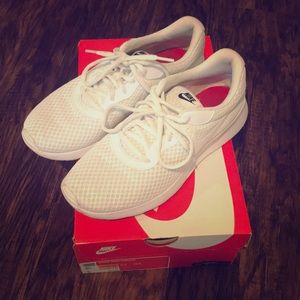 White Nike Tanjun